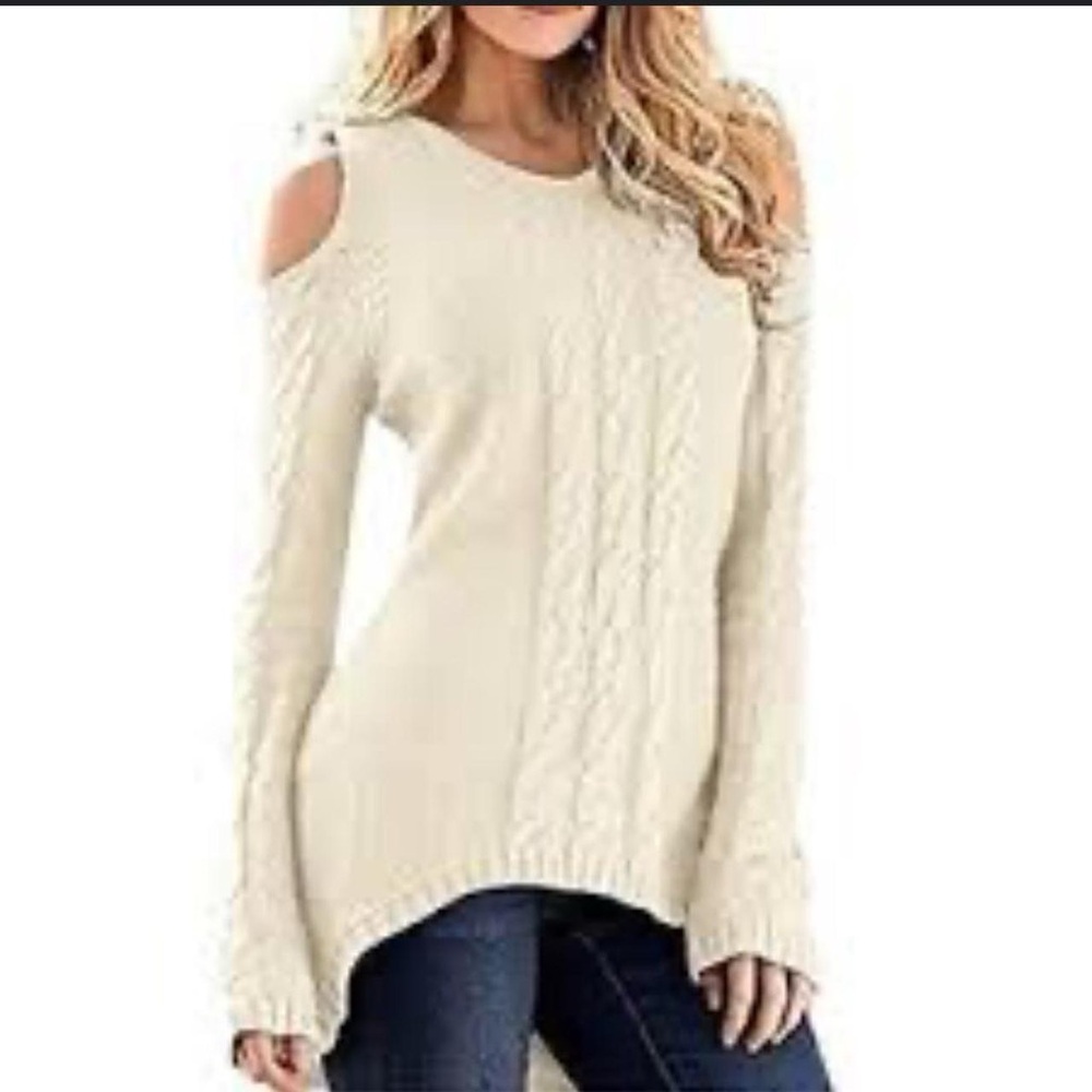 NWT Merry Fun cream v-neck cable knit sweater